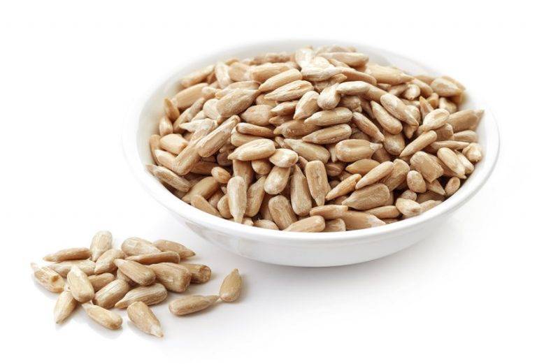 Whole grains like oats, barley, and brown rice for a Mediterranean-style diet
